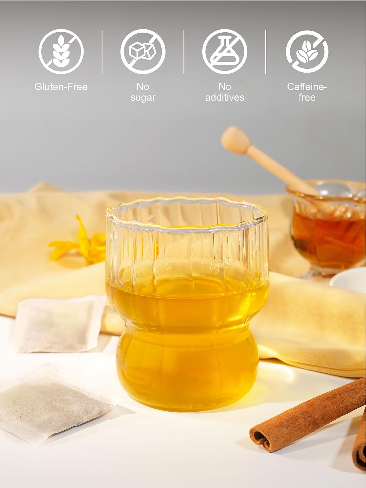 Teelux turmeric-ginger-cinnamon blend close-up with earthy, inviting aroma.