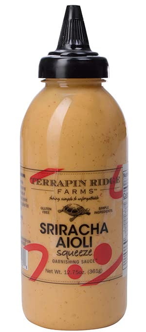 Terrapin Ridge Sriracha Aioli bottle pour shows creamy texture and bold heat.