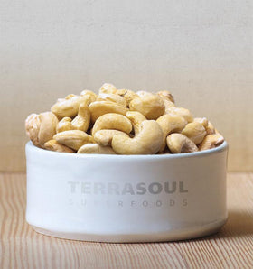 Terrasoul Superfoods cashews being blended for dairy-free milk.