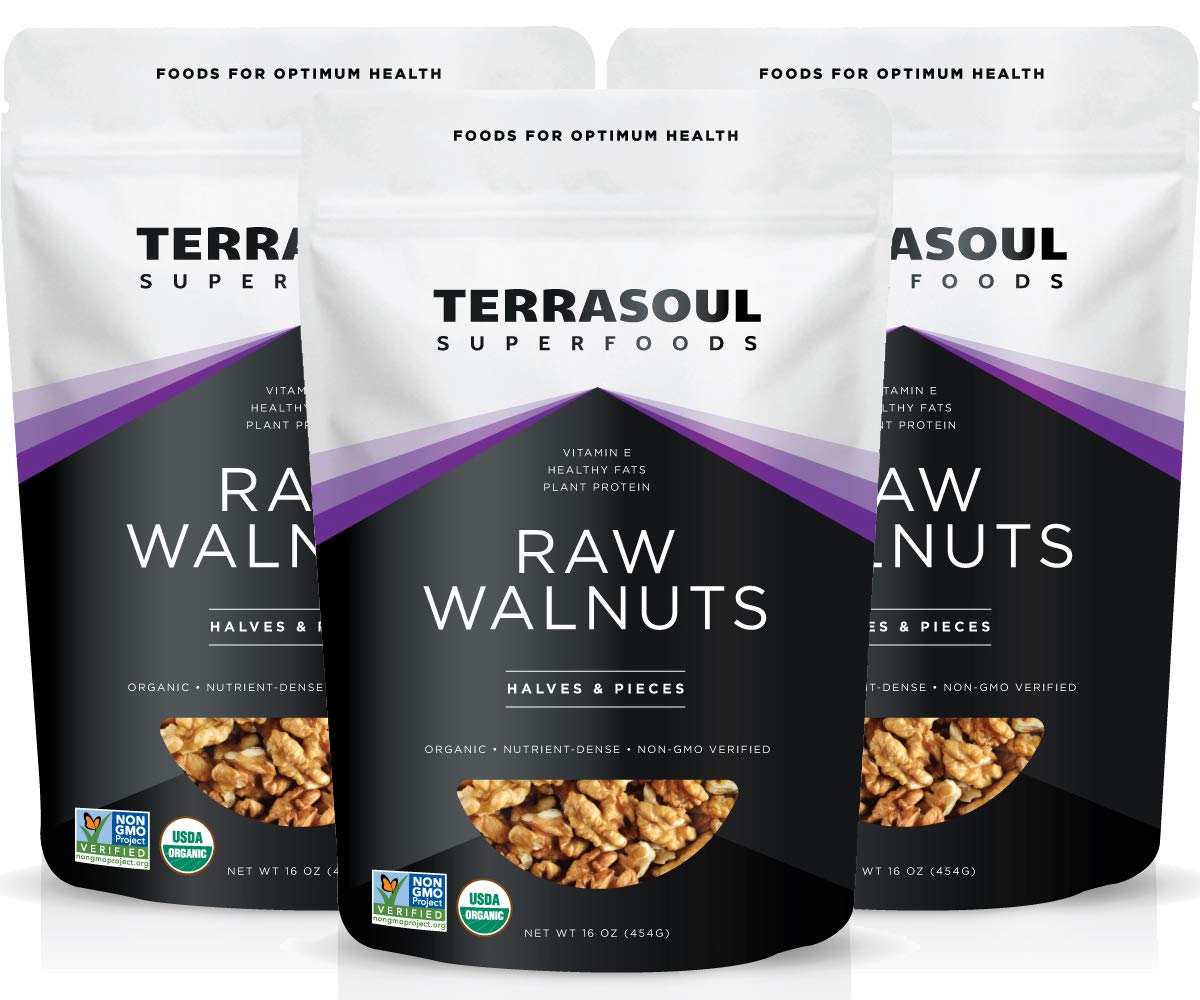 Terrasoul Organic Raw Walnuts Chandler light halves for a premium texture snack.