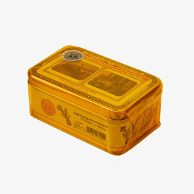 The Gathering of Saffron spice spoon application demonstrates measuring for flavorful recipes.