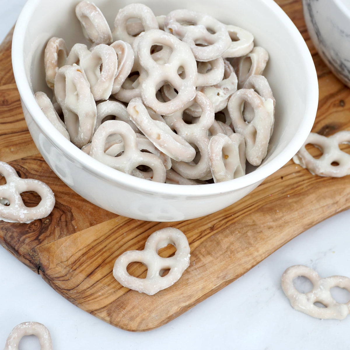 The Hampton Yogurt Pretzels packaging label, ready for bulk gifting and events.