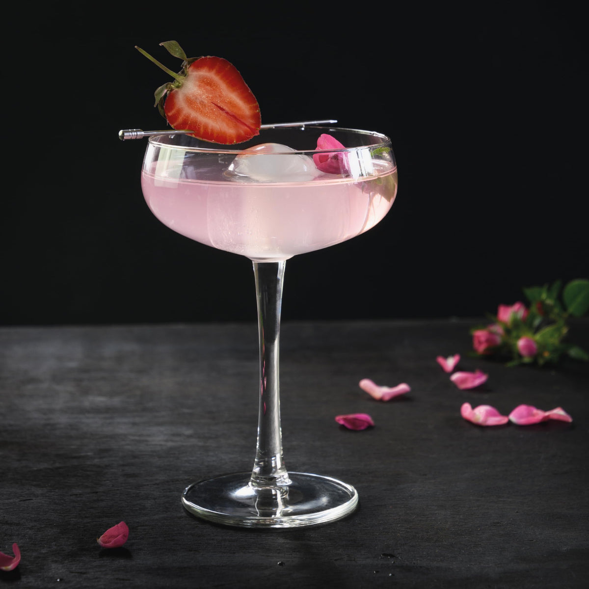 Pearsons Hibiscus & Rose cocktail with rose lemonade for alcohol-free option
