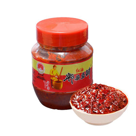 TOEISUXA Doubanjiang traditional jar shows authentic color and ready-to-use quality for home cooking.