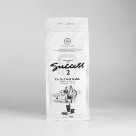 TRUNG NGUYEN Legend Success 2 beans closeup highlighting Robusta-Arabica blend and depth.