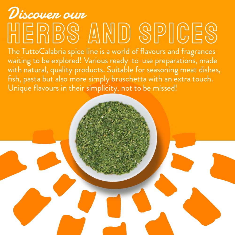 TUTTOCALABRIA chili powder atop a sandwich for vegan spice and aroma.