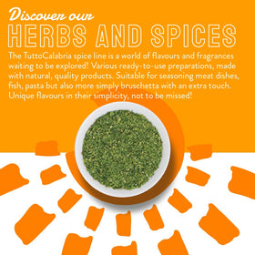 TUTTOCALABRIA chili powder atop a sandwich for vegan spice and aroma.