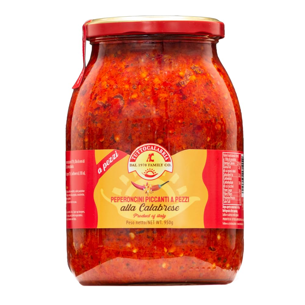 TUTTOCALABRIA crushed chili jar front for authentic Italian flavor in everyday meals.