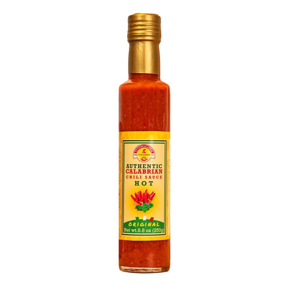 TUTTOCALABRIA smooth Calabrian chili sauce bottle, ideal for pizza toppings and flavor elevation.