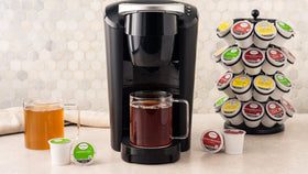 Twinings English Breakfast hot brew; classic morning cup for a wakeful start.