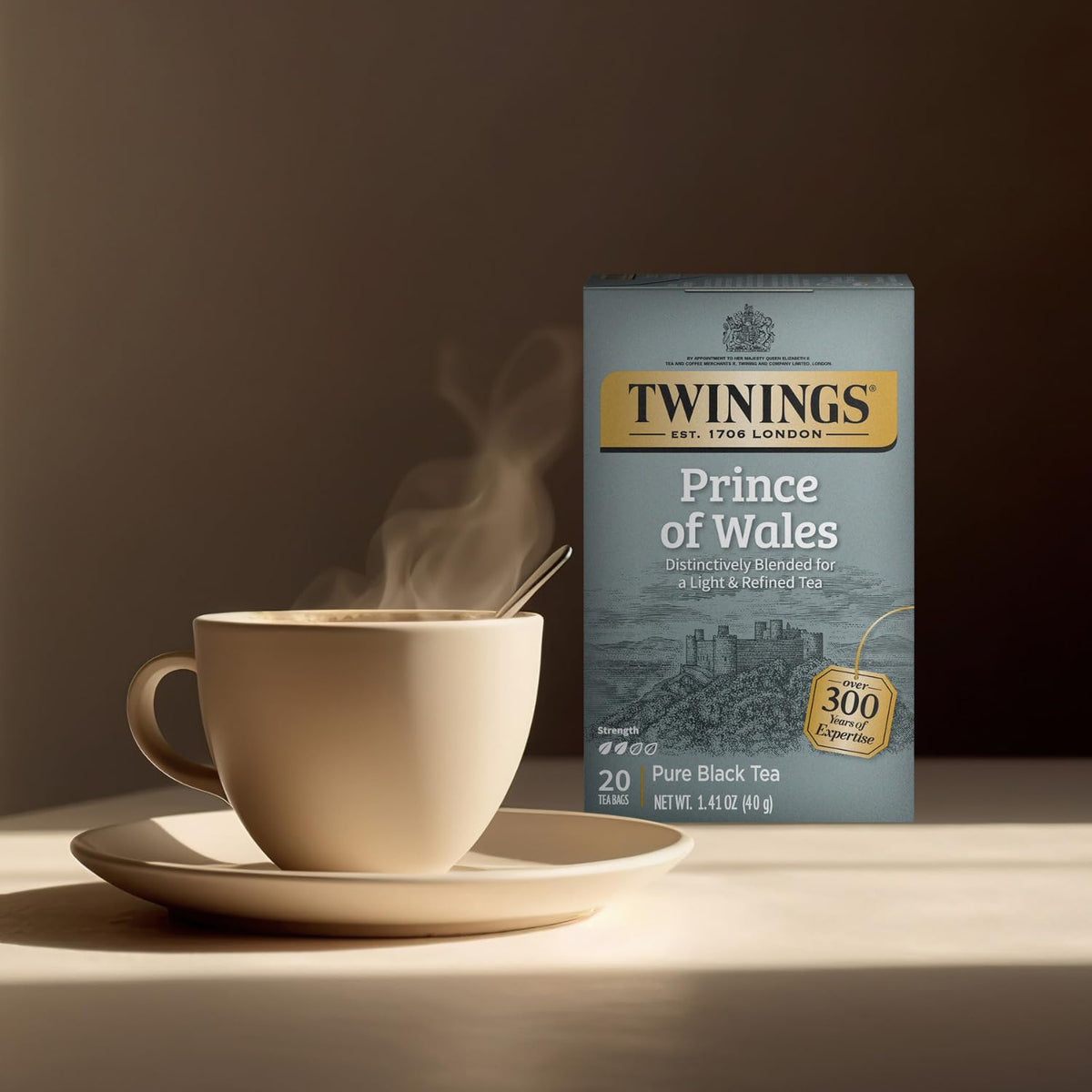 Iced tea pour of Twinings Prince of Wales for a refreshing cold moment
