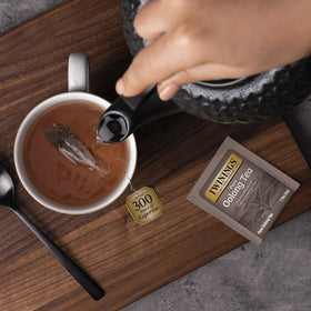 Twinings Pure Oolong Tea 2-Pack iced tea serving for refreshing moments.