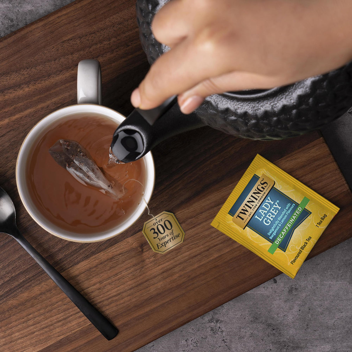 Twinings Travel Tea Sampler: compact box for on-the-go tea moments.