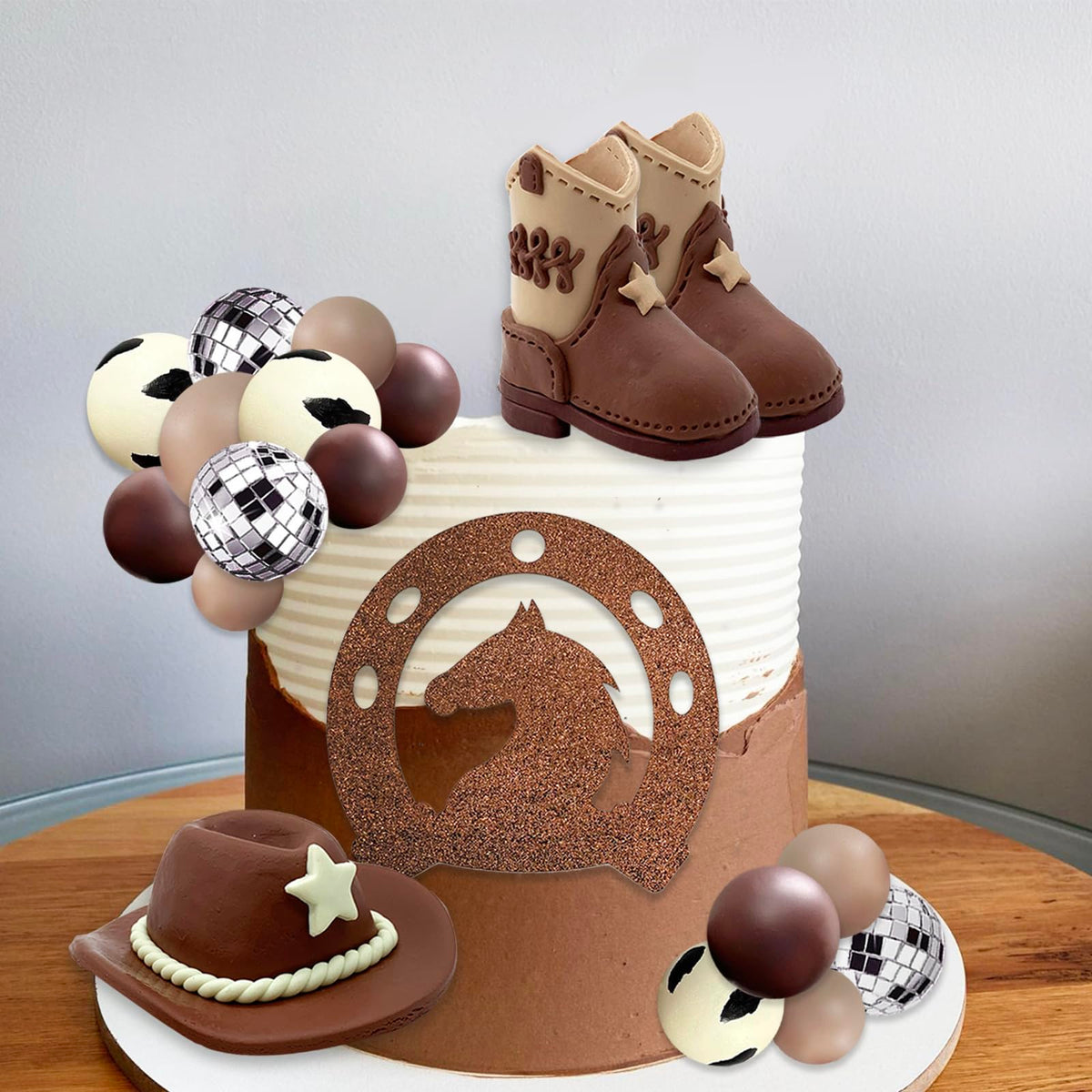 UFROMSKY disco balls sparkle on celebration cakes.