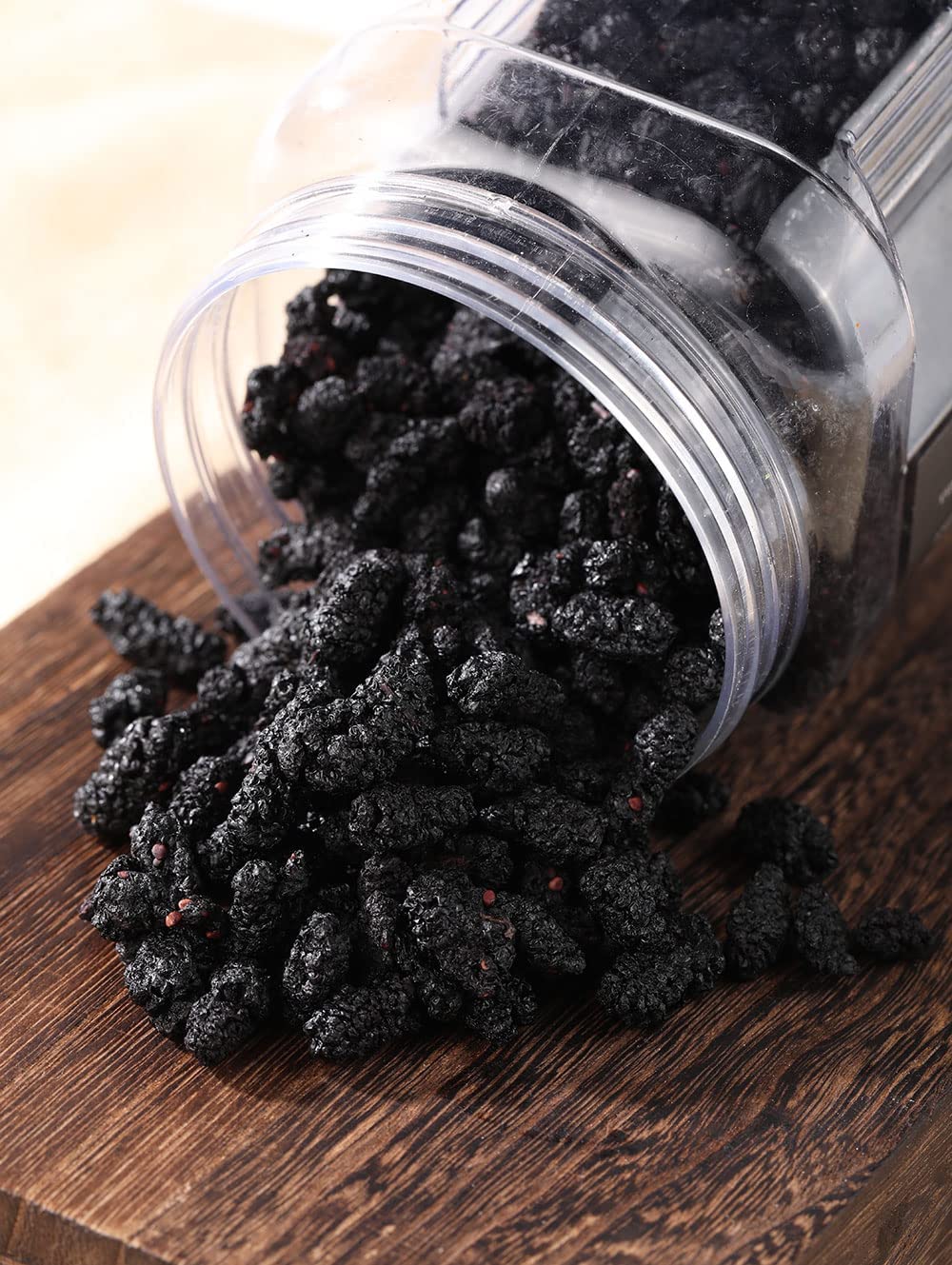 ULTHMOK black mulberries tea-ingredient ready to infuse flavor.