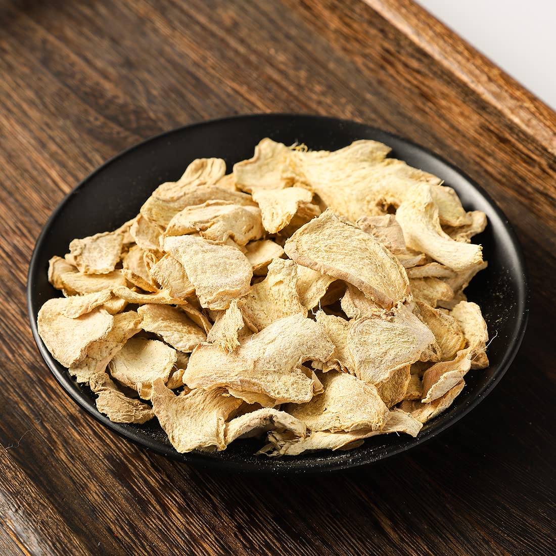 ULTHMOK Ginger Root Slices close-up, natural color and bite.