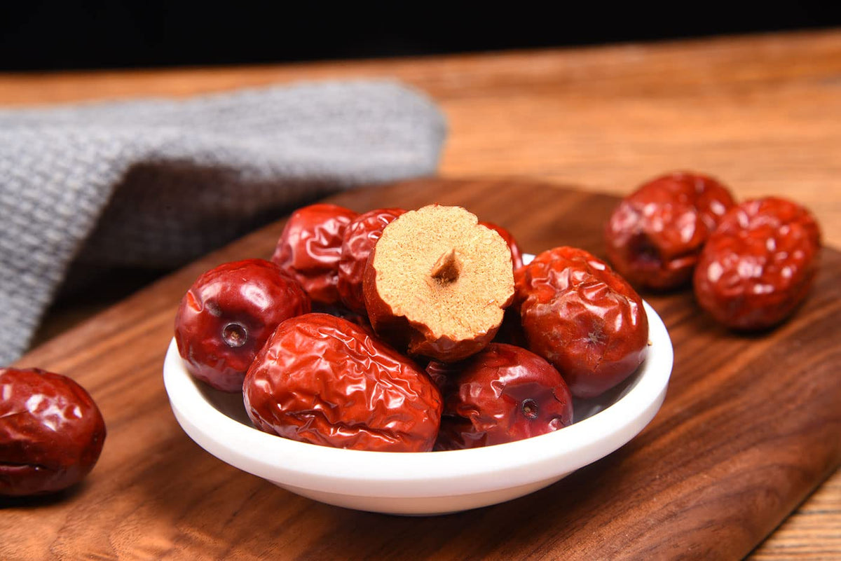 ULTHMOK red dates in a snack bowl for convenient munching