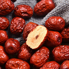 ULTHMOK jujube red dates close up showing glossy skin for rich sweetness