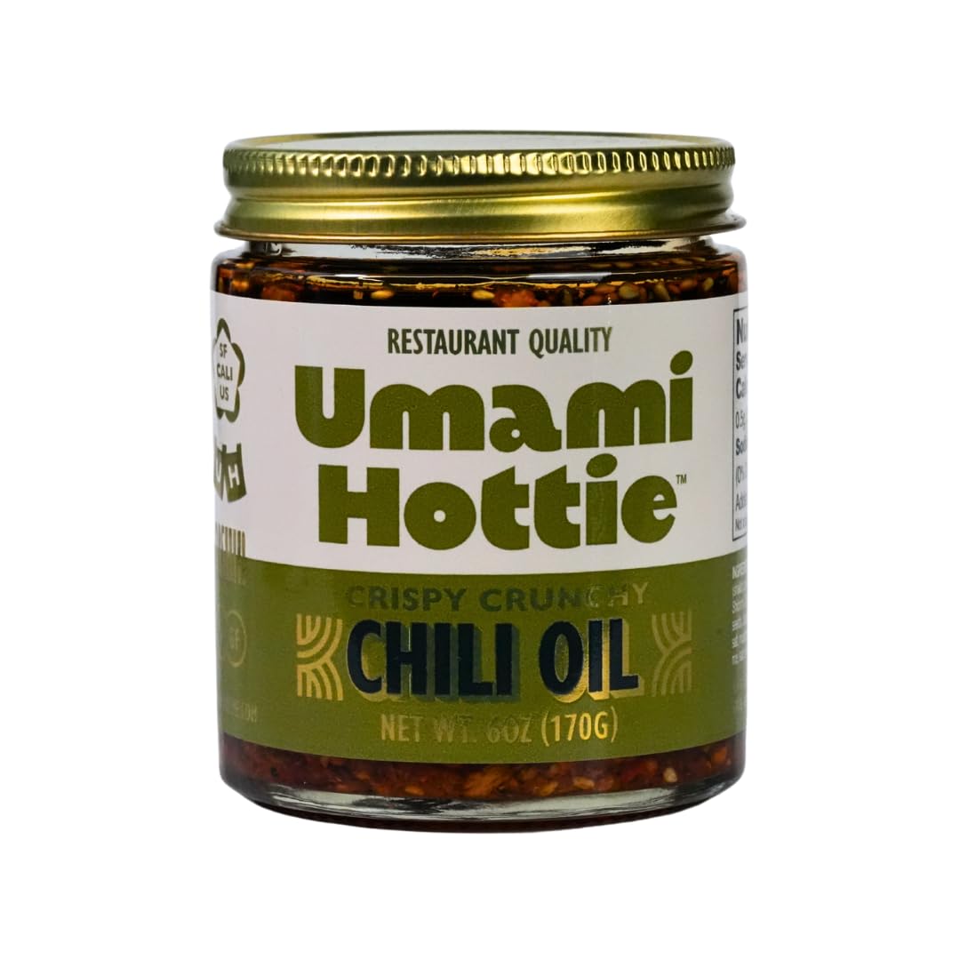 Umami Hottie Crispy Crunchy Chili bottle front display highlighting bold, versatile oil