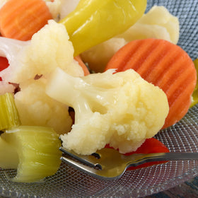 Serving idea: Giardiniera on a plate for a crisp finish