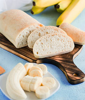 Unpretentious Banana Powder in smoothie shot showcases banana flavor boost.