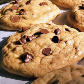 Cookies baked with Unpretentious dark brown sugar deliver caramel aroma.