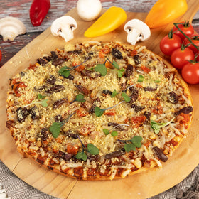 NOOCH IT parmesan shaker showcases organic, clean-label ingredients for toppings.