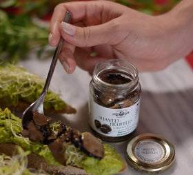 Urbani Truffles Italian carpaccio aroma elevates risotto with refined earthy notes.