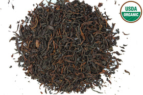 US Wellness Naturals Irish Breakfast Tea cup being poured with a brisk finish