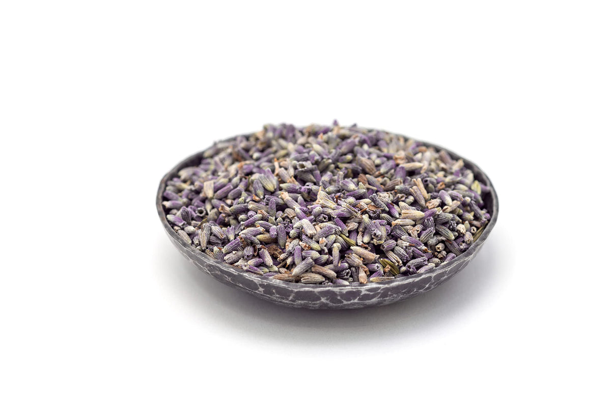 US Wellness Naturals lavender flowers close-up highlighting food-grade quality for culinary use.