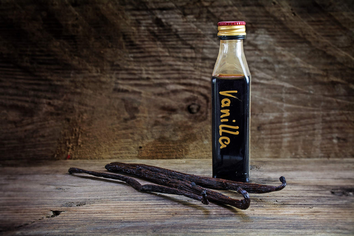 Vanilla Bean Kings cut bean slice reveals abundant seeds for flavor