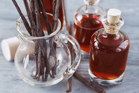 Front-label view highlights quality and premium vanilla.