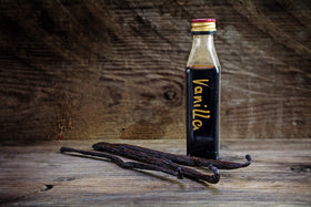 Vanilla Bean Kings ingredients closeup emphasizes cane alcohol and water as clean base.