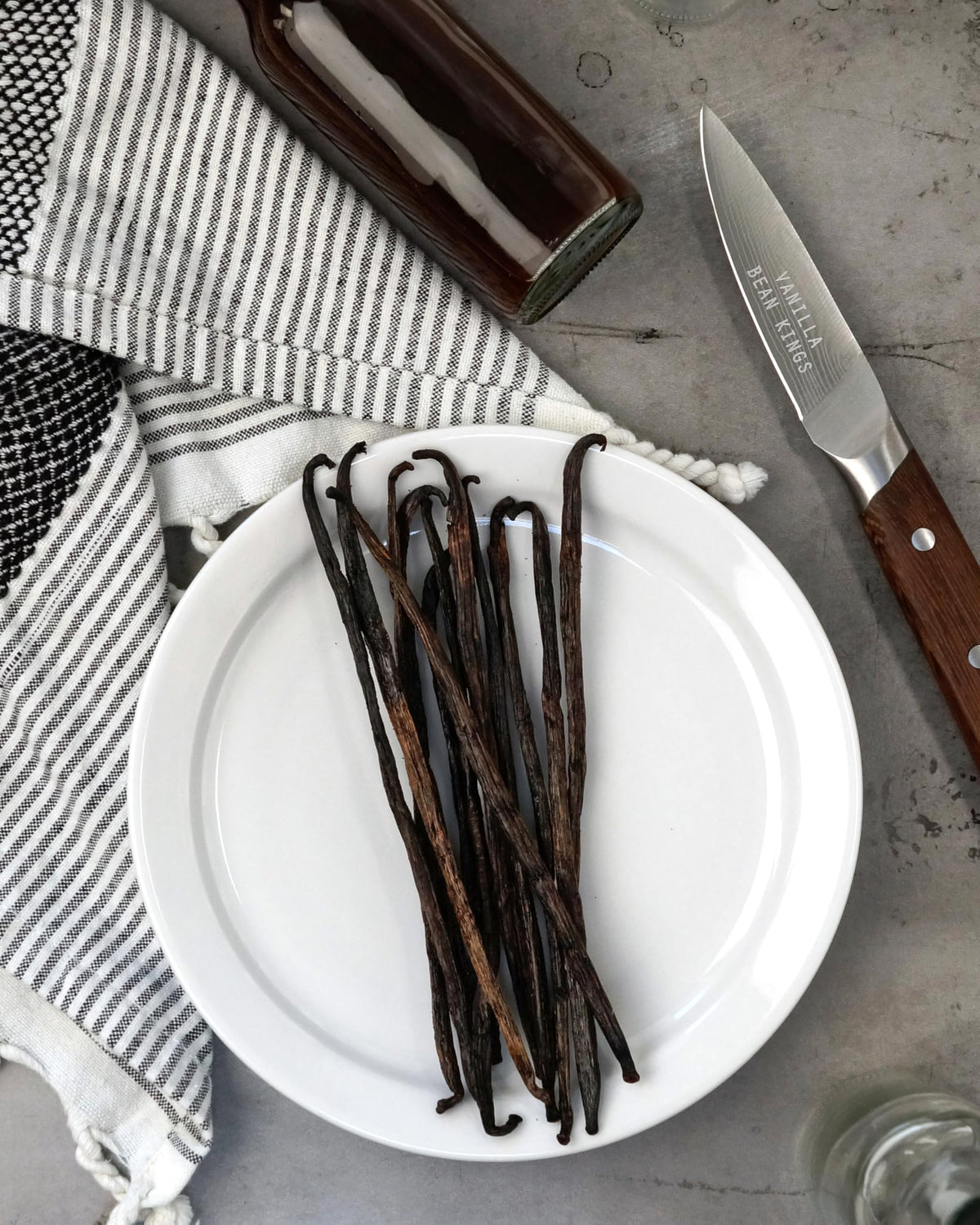 Vanilla Bean Kings Madagascar beans, 5-6 inches, ideal for infusions and extract