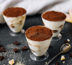 Vanilla Bean Kings yogurt and tea pairing with vanilla powder