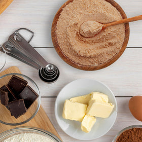 Maple sugar topping in coffee or tea for gentle maple aroma