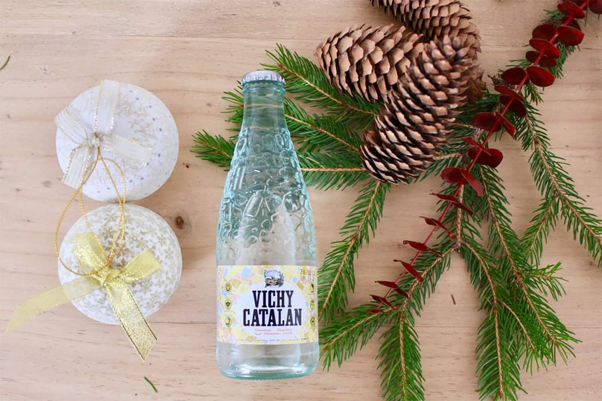 Pack of 6 glass bottles ideal for meals and gatherings with Vichy Catalan.