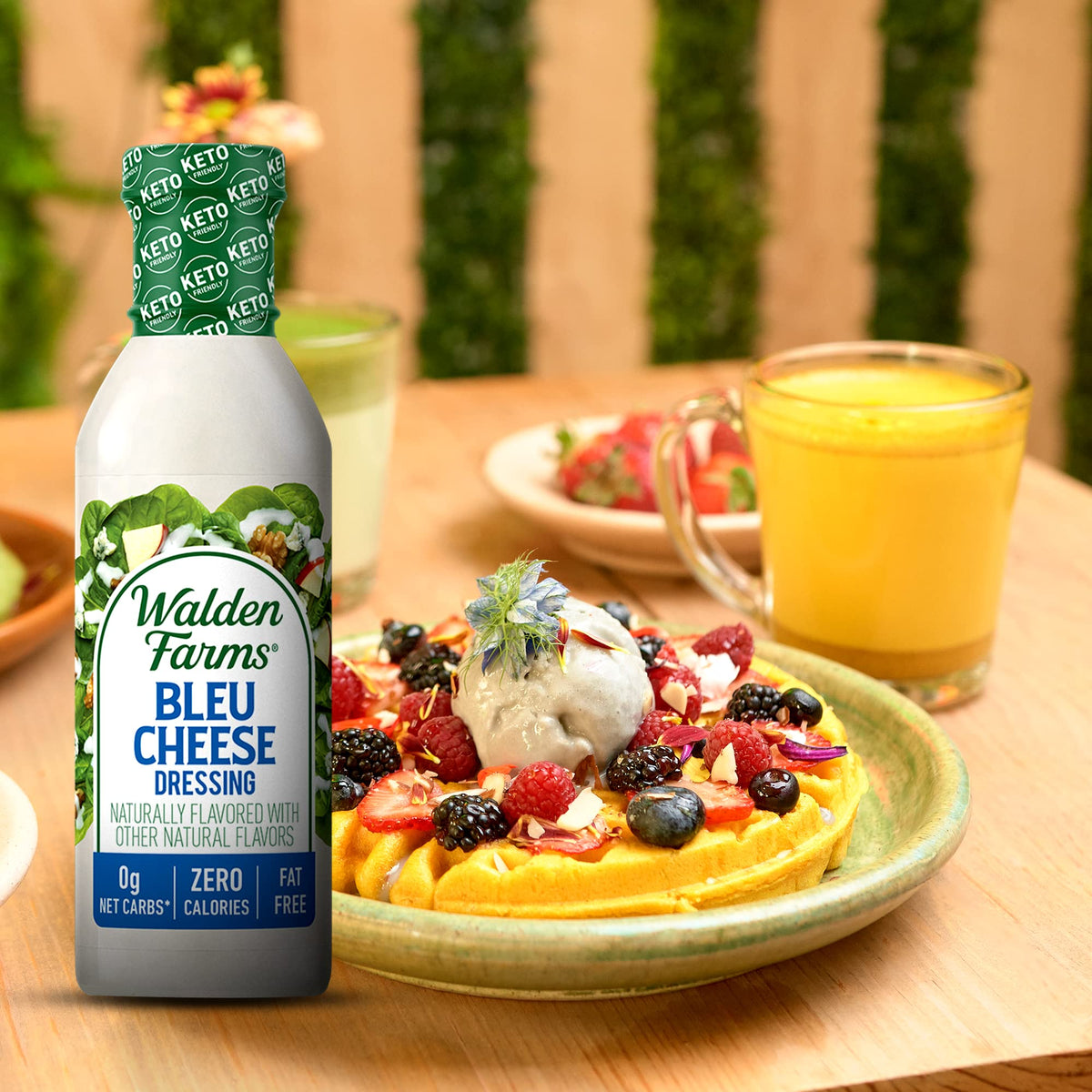 Gluten-free Walden Farms Bleu Cheese Dressing next to a gluten-free label.