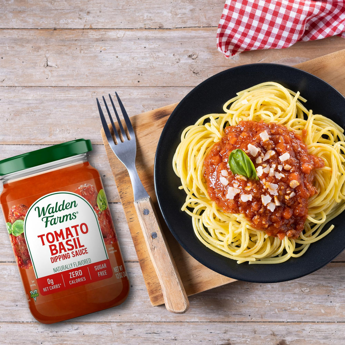 Walden Farms Alfredo drizzle adds creaminess to chicken with light calories.