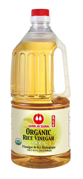 Wan Ja Shan rice vinegar bottle pouring, smooth tang for everyday cooking
