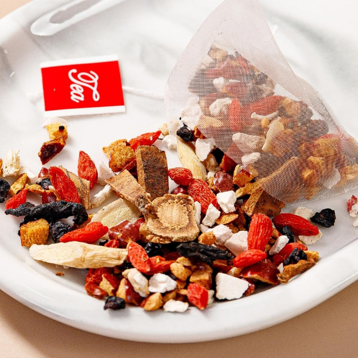 Wanciment Ginseng Eight Treasure Tea sachet features ginseng grown for up to five years.