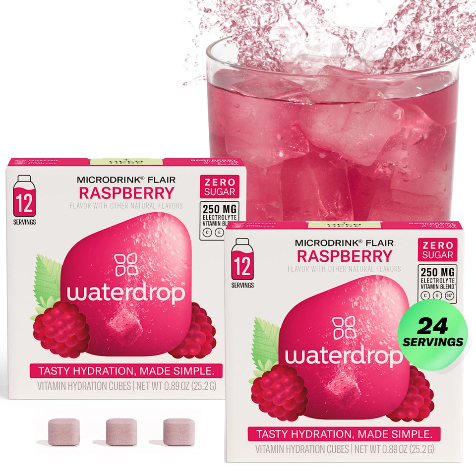 Waterdrop Microdrink Elderflower Lime bottle pour for a refreshing zero-sugar flavor boost.