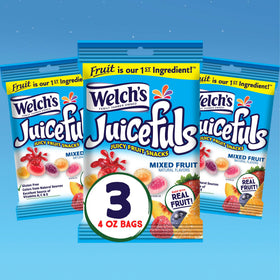 Welch's Juicefuls Family snacking moment during playtime