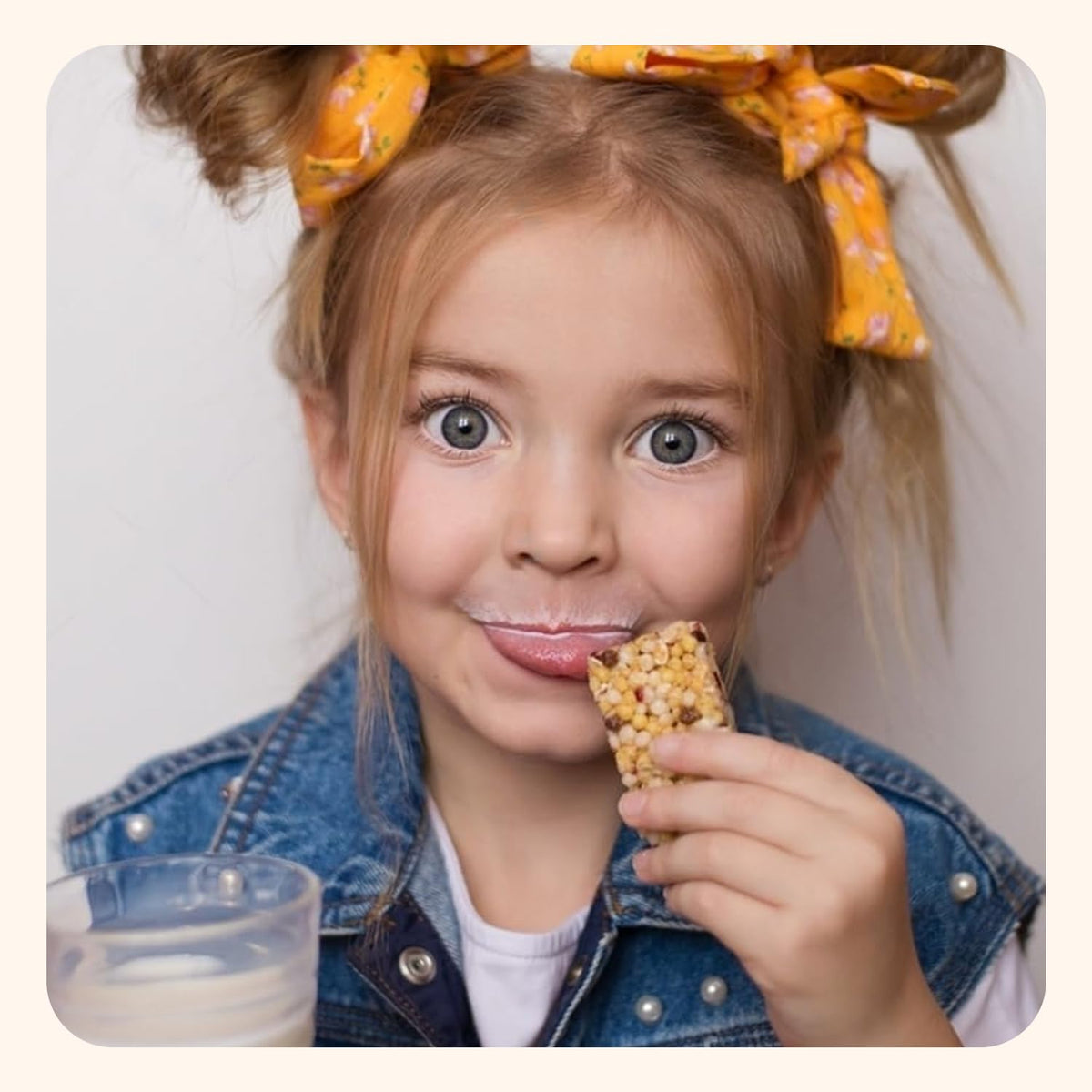 Wellsley Farms granola bar in a child’s lunchbox scene