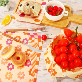 Whaline retro smile daisy pattern deli paper keeps foods clean.
