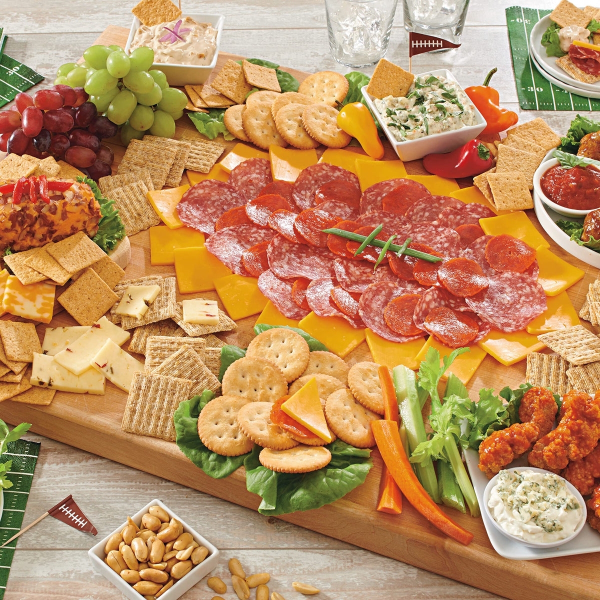 Wheat Thins Sundried Tomato & Basil crackers in serving tray.