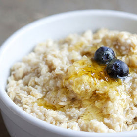 Wholesome Blue Agave Nectar pour enables versatile baking and drizzle-ready sweetness.
