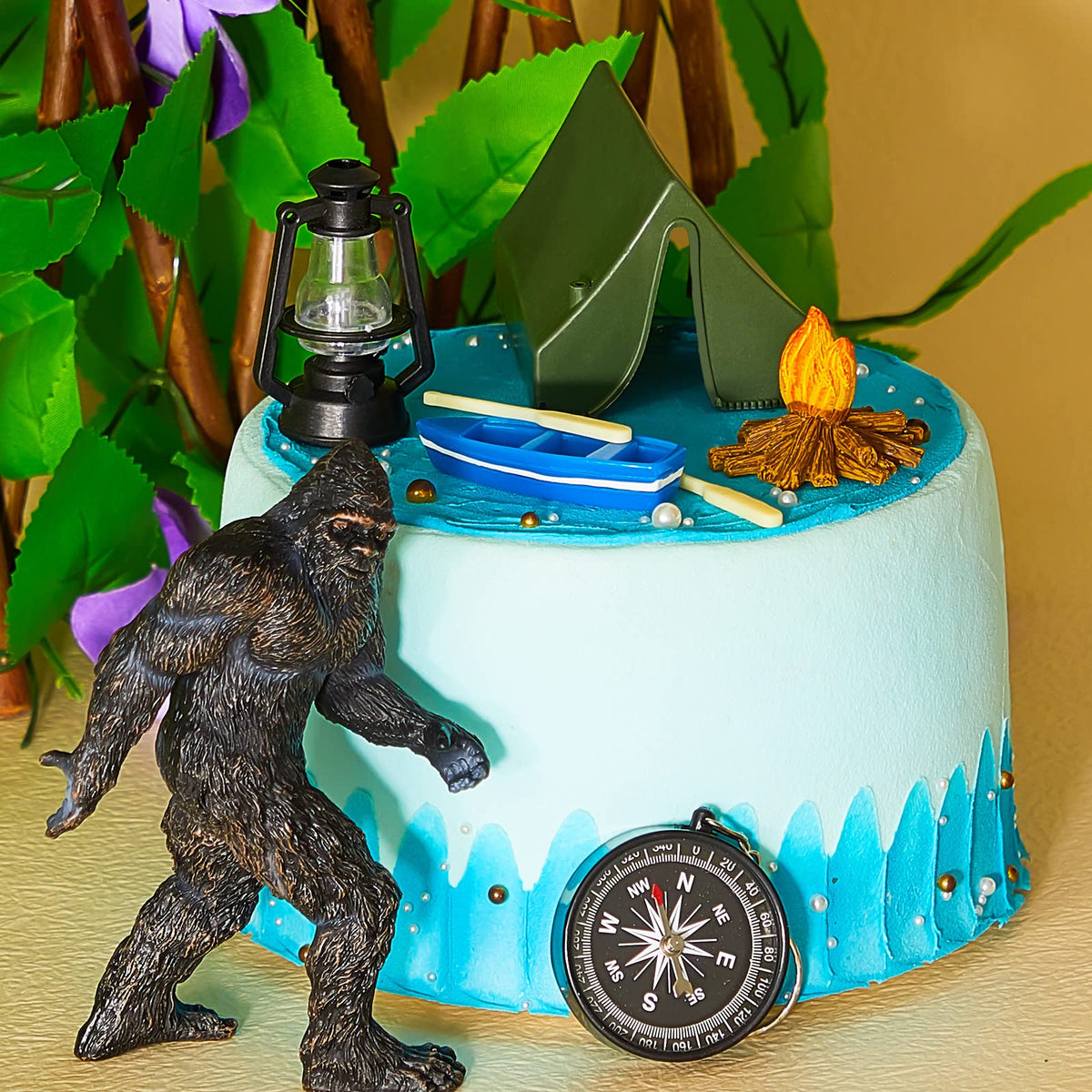 Woanger campfire cake topper creates warm camp ambience for birthday treats