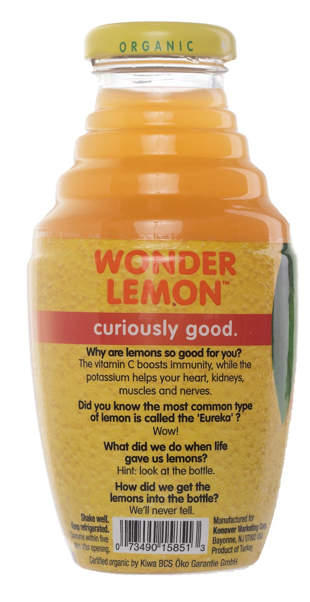 Wonder Lemon glass with ice ready for a cool, thirst-quenching serve.