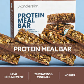 Nutrition facts panel of WonderSlim fudge graham bar highlights protein and vitamins